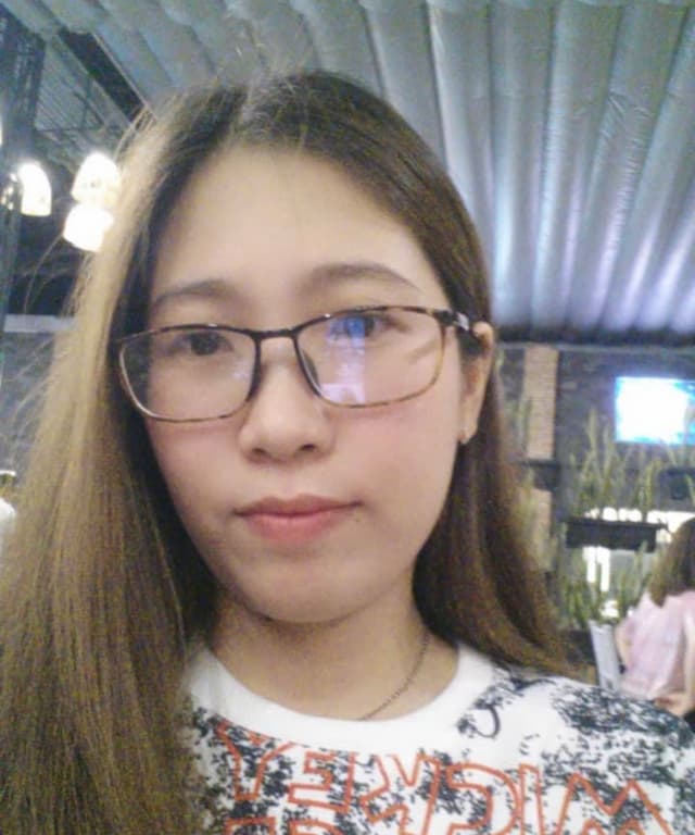 Nhân-viên-tư-vấn-Bích-lan